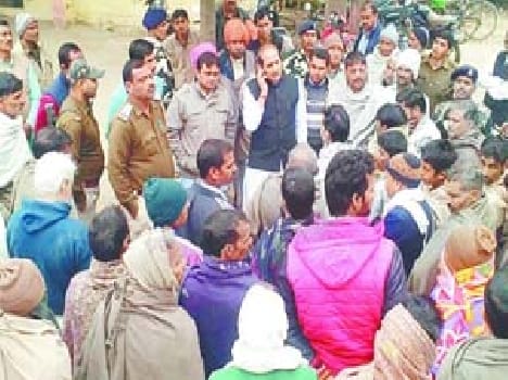 Lay siege to the police station with MLA