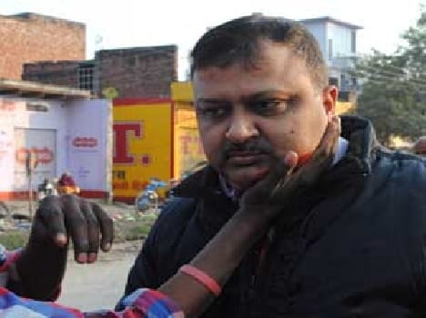 Chinese Mnje posted in the DLW Doctor 's headless , injured