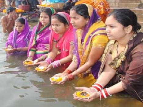Makar Sankranti faithful descended to bathe in Kashi