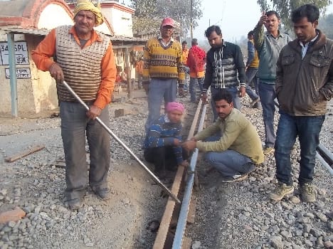 Getting off mirth Nagar railway crossing