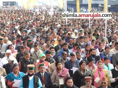 newly elected pradhan and up pradhan took oath with cm virbhadra singh at mandi.