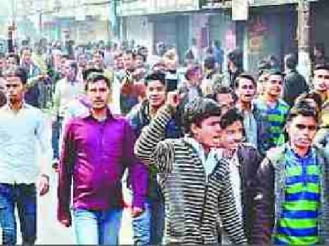 shops closed, protest incrochment