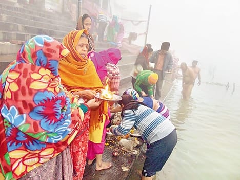 Devotees took a dip in the Ganges