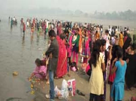Solstice devotees put on dive