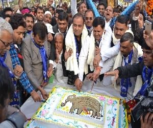 BSP supremo harvested 60 kg cake on birthday.