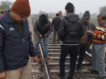 Cuts found at Lucknow Raebareli railway track.