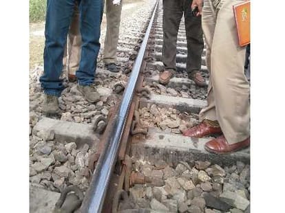 Cuts found at Lucknow Raebareli railway track.