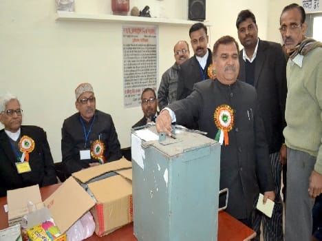 The fate of candidates in the ballot box locked