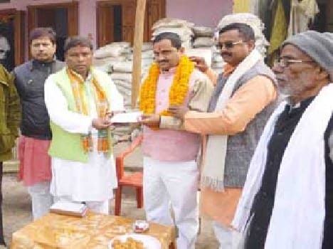 Durgvijay with supporters joined BJP 