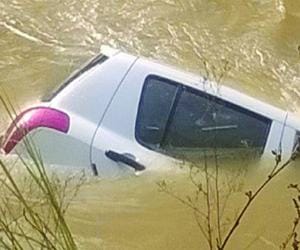 punjab people car drowned in river, two boys missing