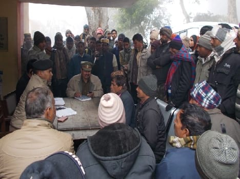 The missing man was not the leads, the villagers surrounded the police station
