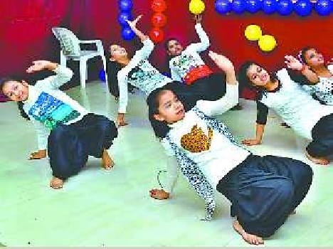 Children participated in the competition with fancy elders scatter