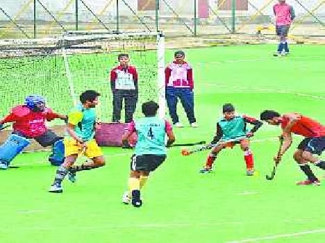 Modern coach factory reached the semi-finals, hockey wizard, Panther and Shivgarh teams