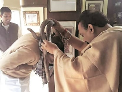Putting snakes in the throat Bihar Education Minister criticized