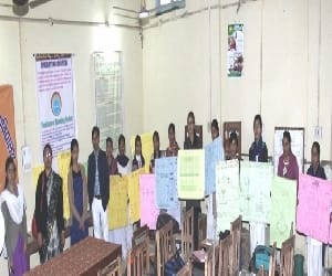 Last chance for scholarships colleges Dsmottr
