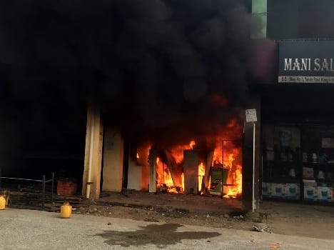 fire in electronics shop at kangra