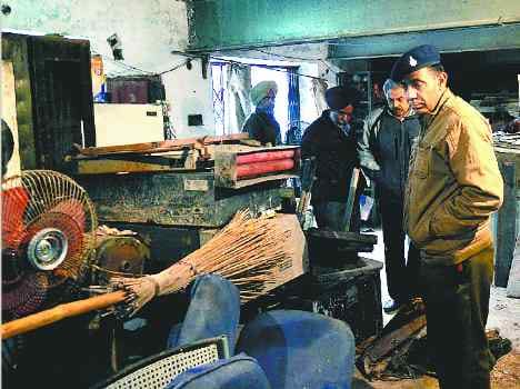 robbery in jalandhar family house 