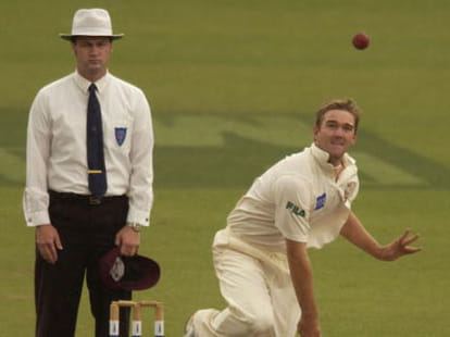 nathan hauritz ends cricketing career