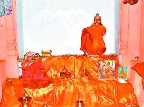 Statue stolen from the temple