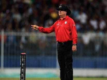 Australia umpire John Ward wears helmet for protection In 4th ODI