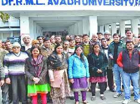 University workers are on strike Kalamband