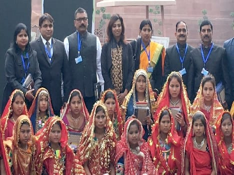 Tharu students experience academic team to Delhi