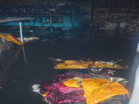 Inbraideri factory fire caused by angry employees , 