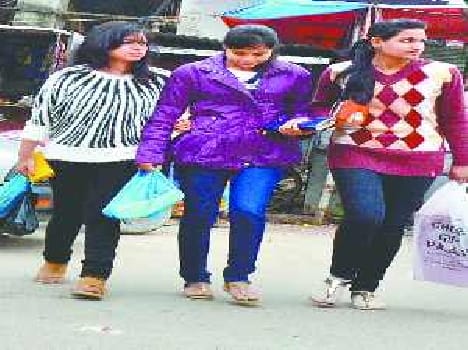 Offices in tow teams officer, was indiscriminately use of polythene