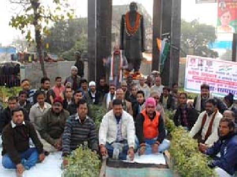 VDA outspoken against the SP and Congress