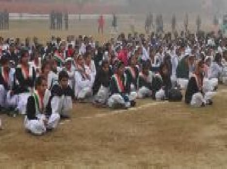 students sat two hour's on wat land at the 5° C temprature