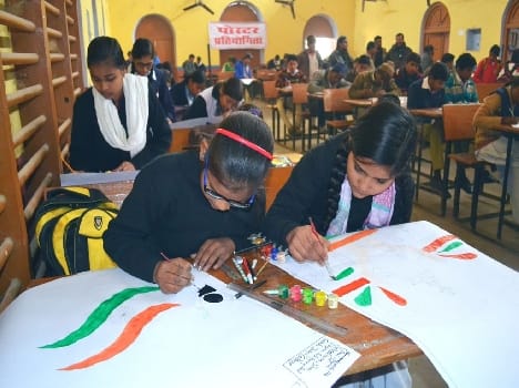 ayushi, alka and shkha beacome toppers