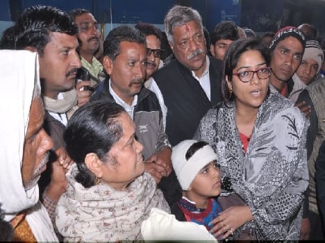 bag theft of mla's daughter in train 