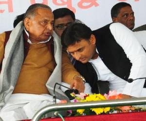 cm akhilesh yadav promises for samajwadi pension to every poor