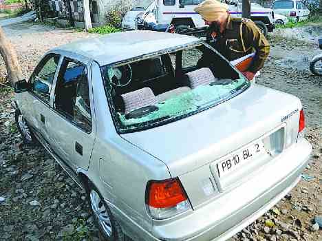 a suspected car found on road in ludhiana of punjab