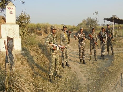 Fears of terrorist infiltration , Nepal border alert