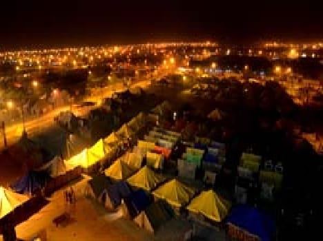 POUSH to dive full moon dwelt on sandbar