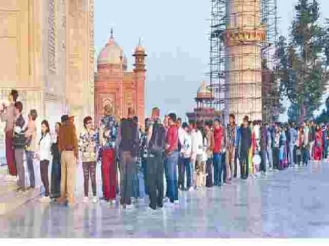 Let's learn Traffic Management from Vrindavan 
