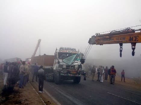 accident in kosi due to fog