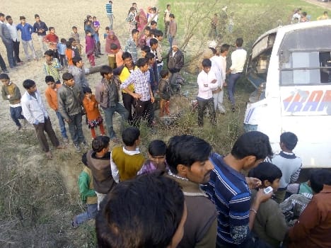 Private bus turnaround, 40 injured