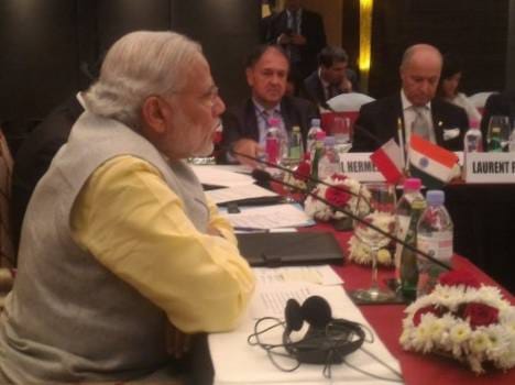francios hollande and narendra modi in chandigarh business summit