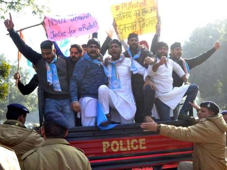 nsui workers protest against narendra modi chandigarh visit