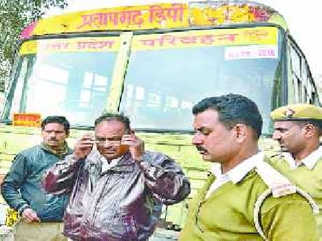 Roadways bus's brakes failed, crashed into walls, survived 20 passengers