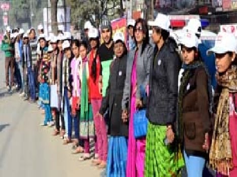 Formed a human chain aware of voting