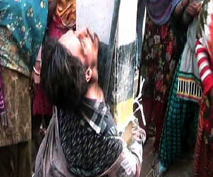 wife Plead to the crowd , no one shows mercy for her husband