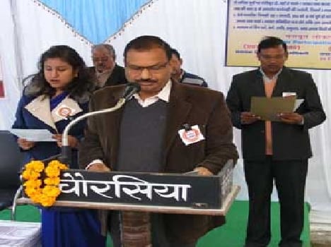 Please vote fearlessly, administered the oath