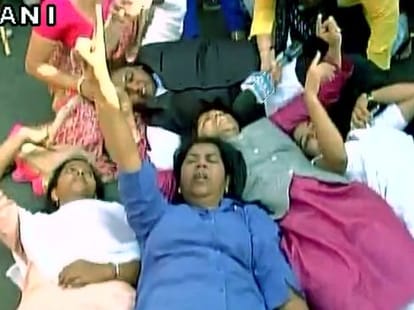 Women's entery on shani shingnapur temple controversy. 
