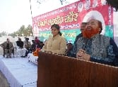 The former head of the housing The Award Ceremony