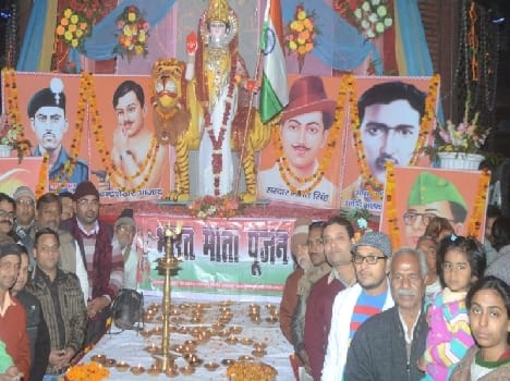 Organizing an evening of martyrs