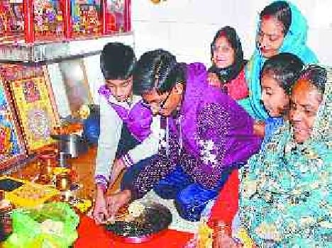 Women fasted ?for son's long age