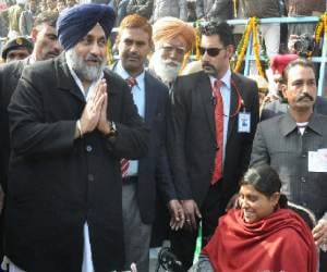 depty cm sukhbir badal criticized congress and aam admi party